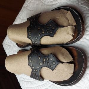 - Stetson Women's Black, Brown Studded Leather Thong Sandals, Western, Size 8.5